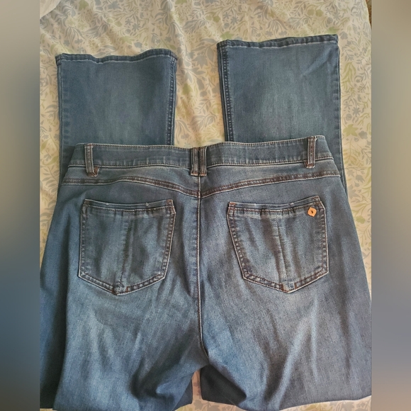 Democracy, Mid Rise Absoltion Women's Blue Jeans, Size 14 - Picture 5 of 7